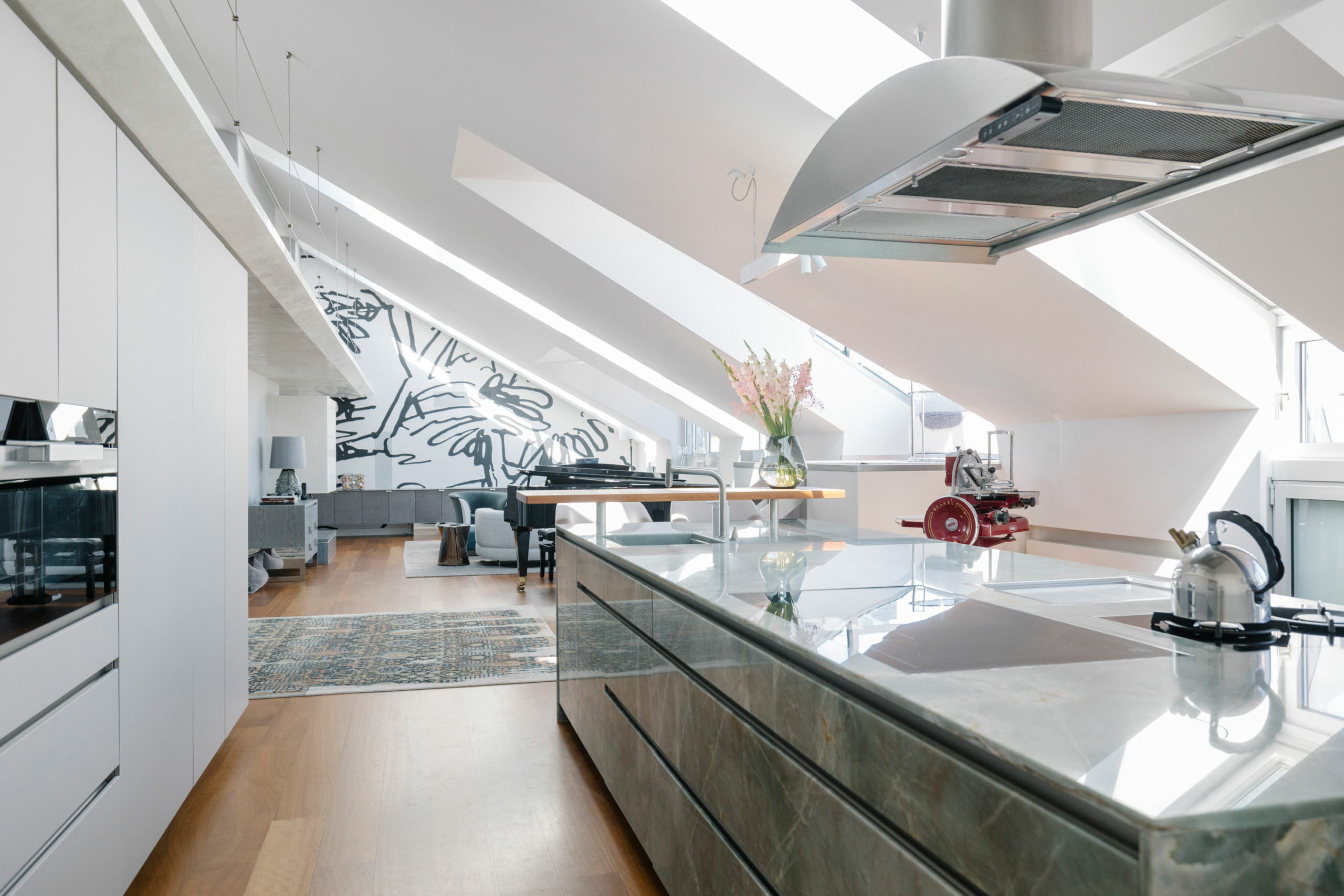 Zeitlos elegant – Interior Design für ein luxuriöses Penthouse von Meindl Cavar Concepts