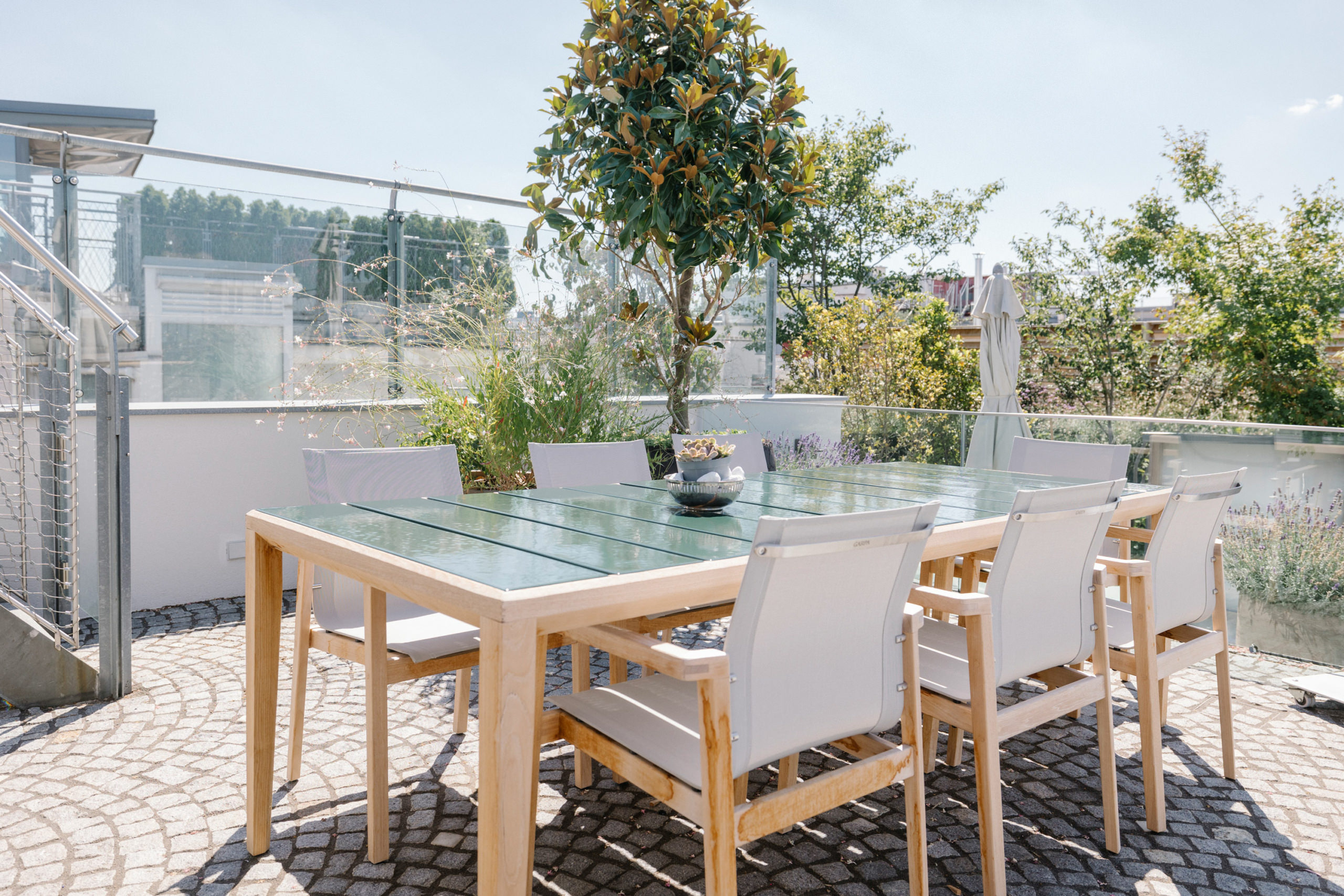 Zeitlos elegant – Interior Design für ein luxuriöses Penthouse von Meindl Cavar Concepts