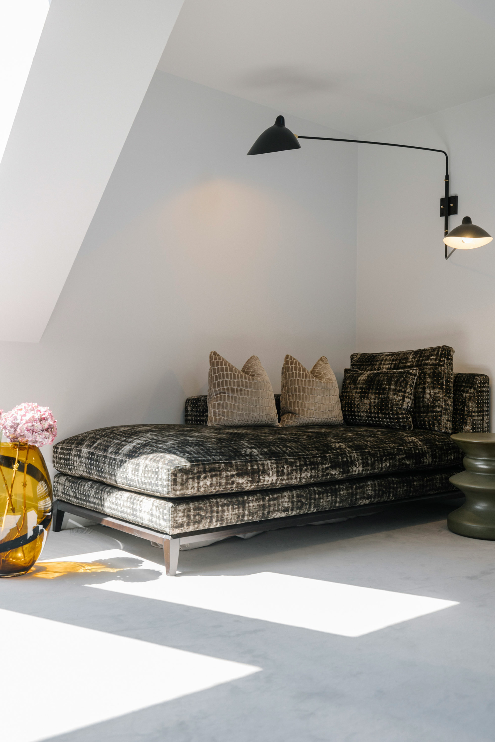 Zeitlos elegant – Interior Design für ein luxuriöses Penthouse von Meindl Cavar Concepts
