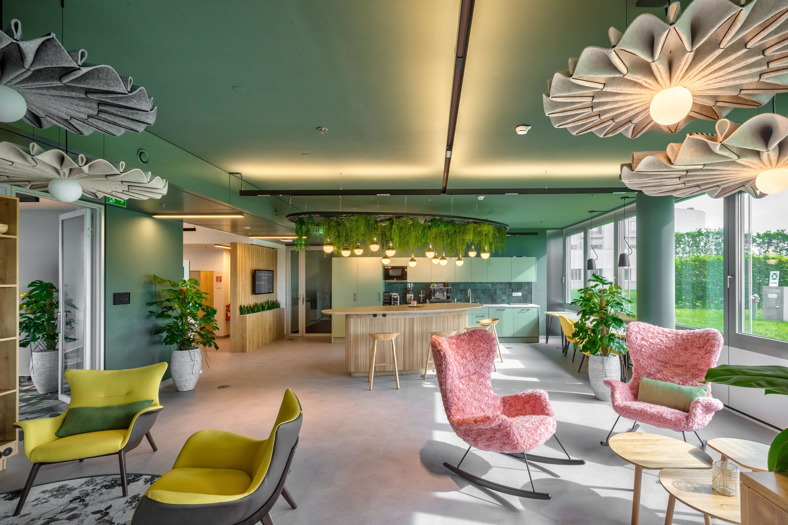 Flexibler Arbeitsraum & Coworking-Bereich für Siemens City von Meindl Cavar Concepts