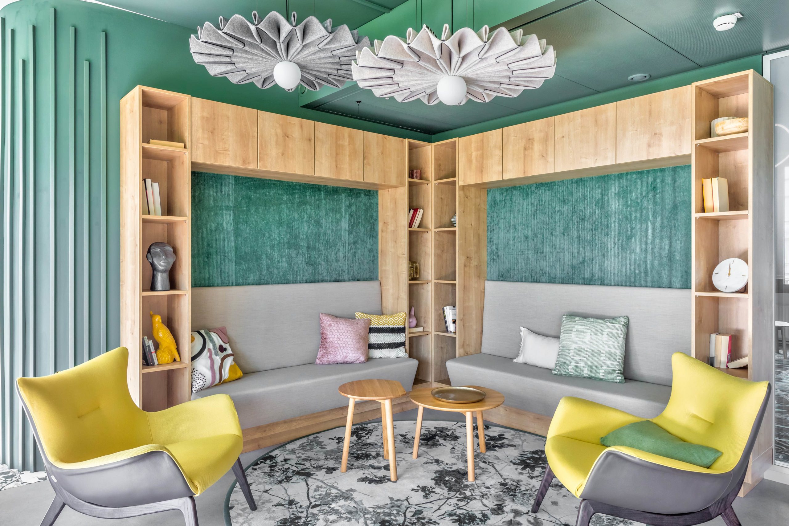 Flexibler Arbeitsraum & Coworking-Bereich für Siemens City von Meindl Cavar Concepts