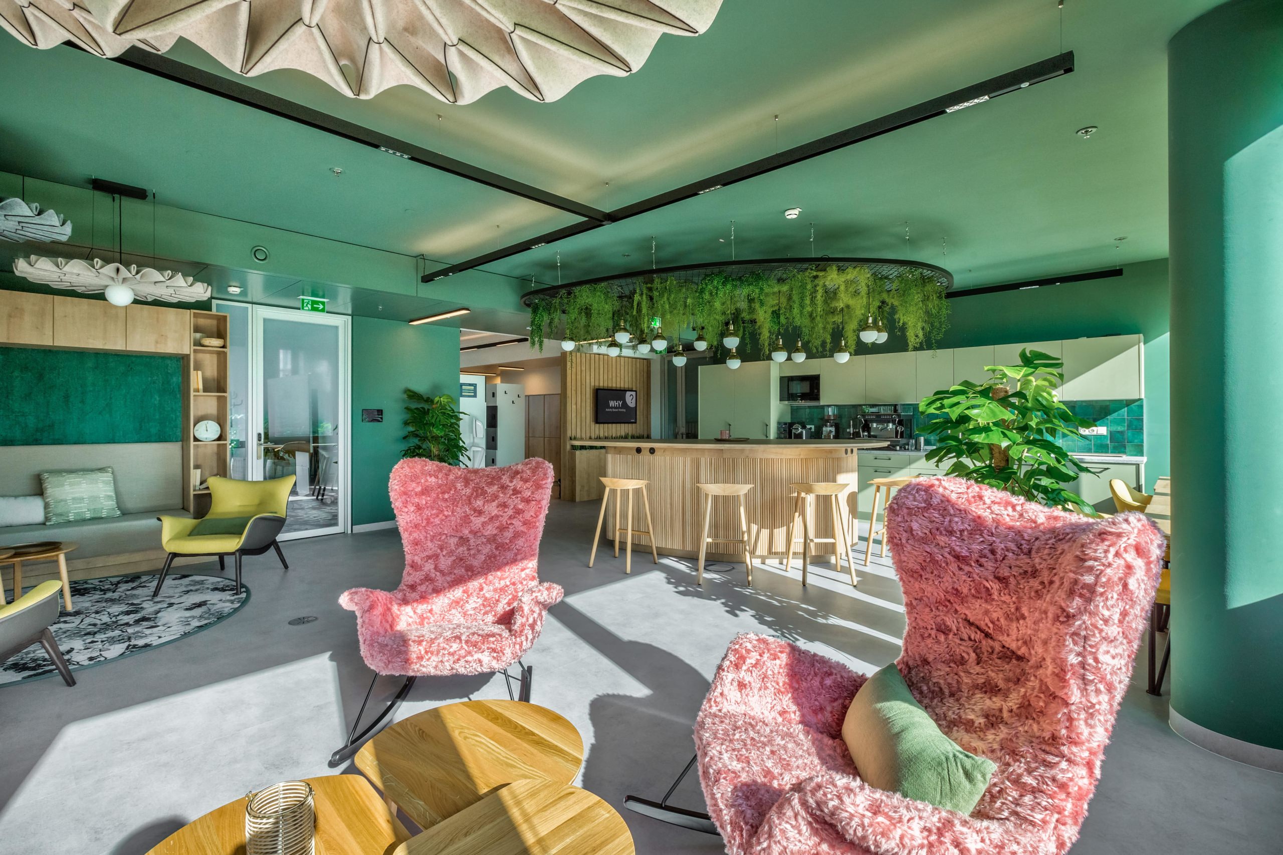 Flexibler Arbeitsraum & Coworking-Bereich für Siemens City von Meindl Cavar Concepts