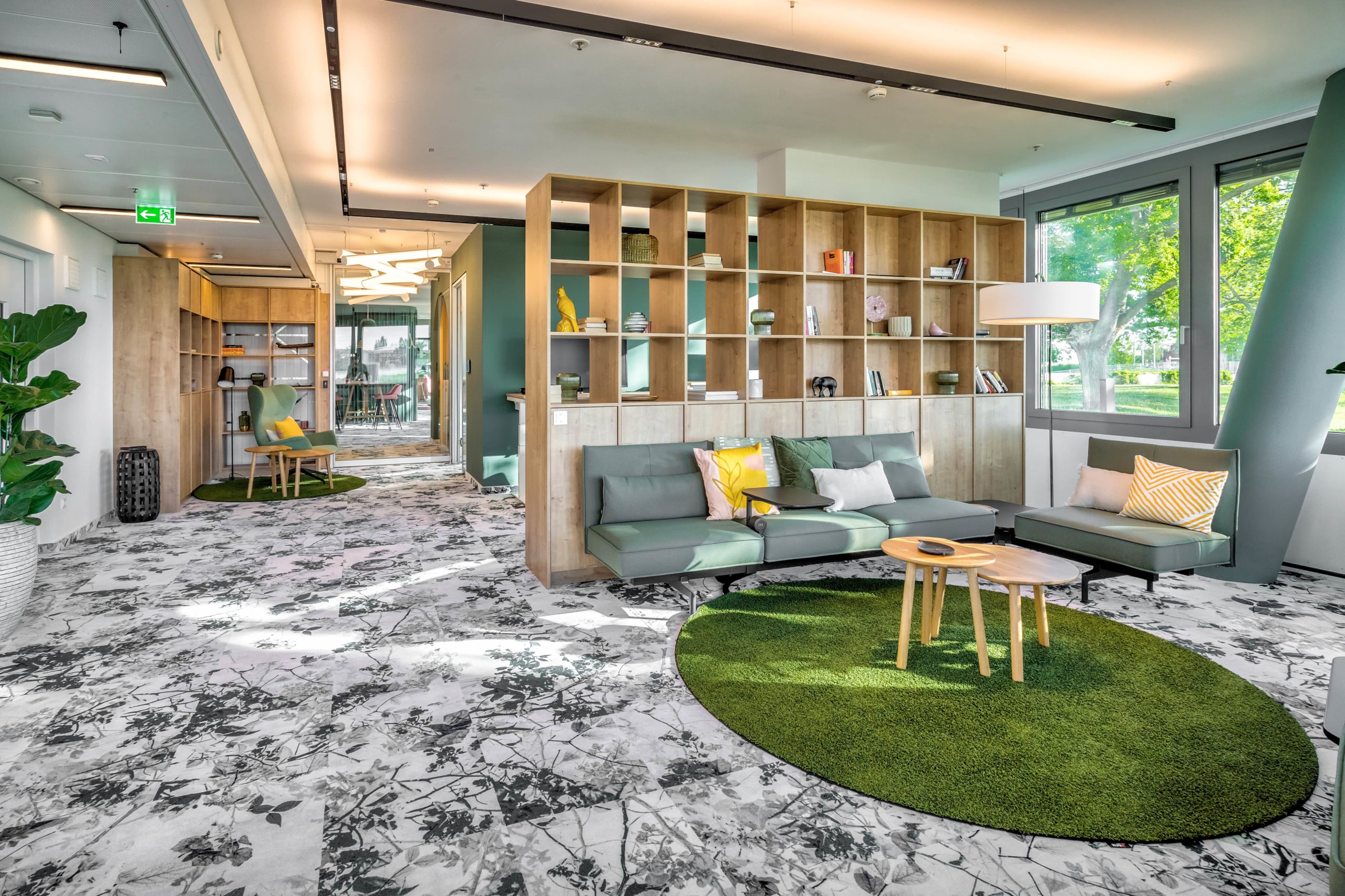 Flexibler Arbeitsraum & Coworking-Bereich für Siemens City von Meindl Cavar Concepts